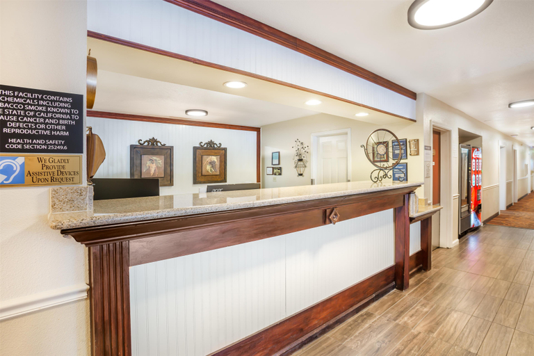 Public Area 2, Best Western Luxury Inn, San Joaquin