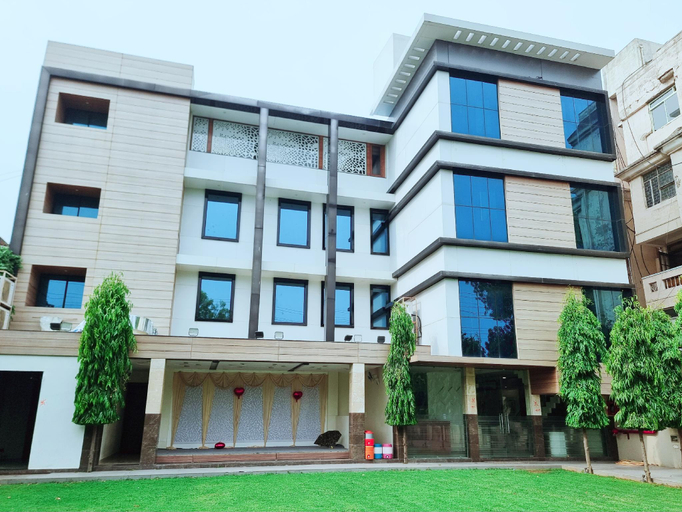 Others 4, Sanskriti Hotel, Gwalior