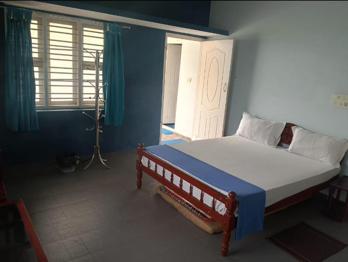 Bedroom 2, Sun n Tan Beach Home stay, Kannur