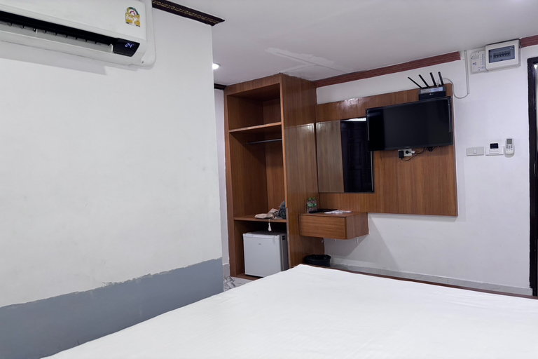 Bedroom 3, Papa Ji Hotel and Restaurant, Ratchathewi