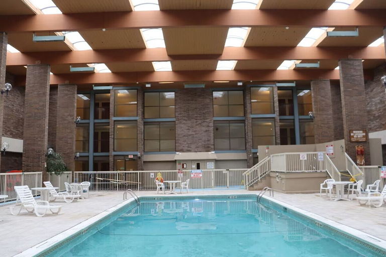 Pool 4, MainStay Suites Lansing West, Eaton