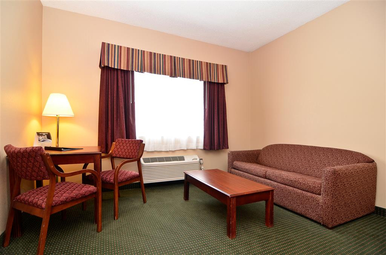 Bedroom 3, Americas Best Value Inn Wiggins, Stone