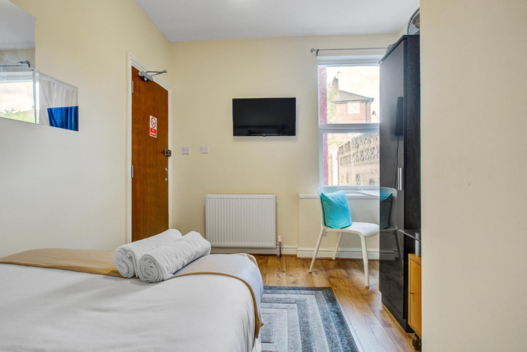 Others 5, OAT Homes, London