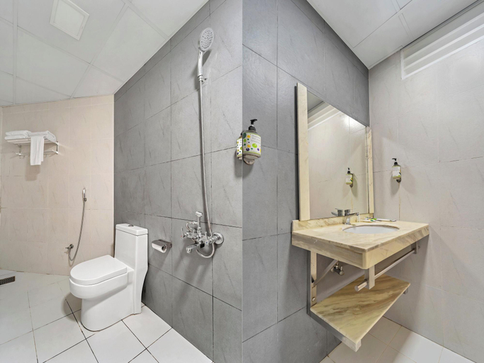 Bathroom 4, Adrak Boutique Hotel, Thiruvananthapuram