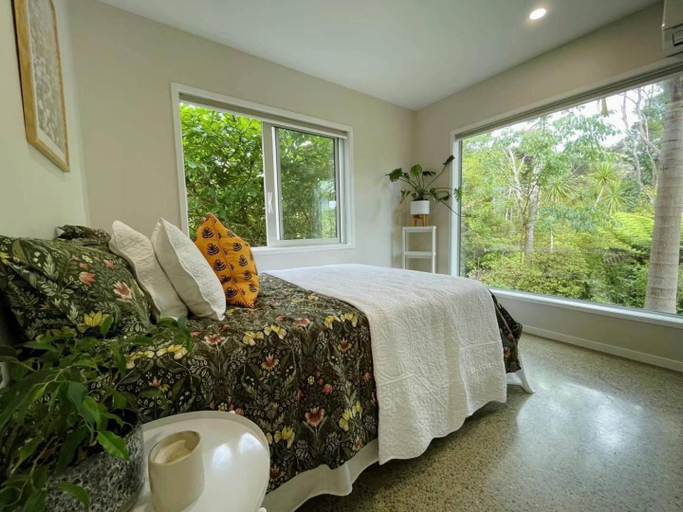Others 4, Garden holiday home, Waitakere
