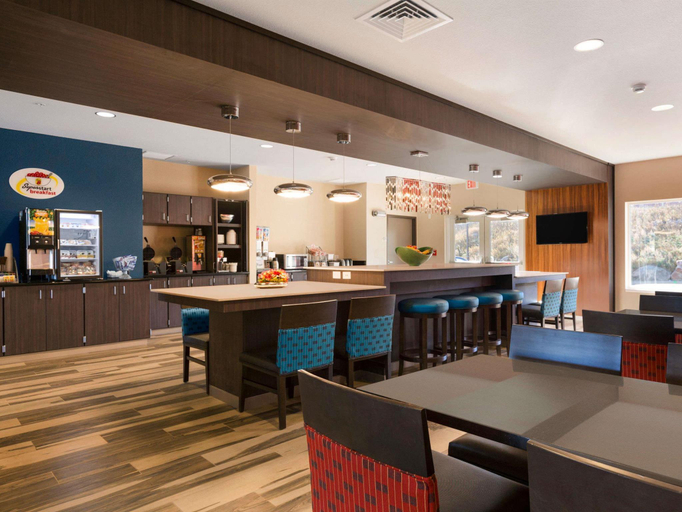 Others 1, Super 8 Bismarck North, Burleigh