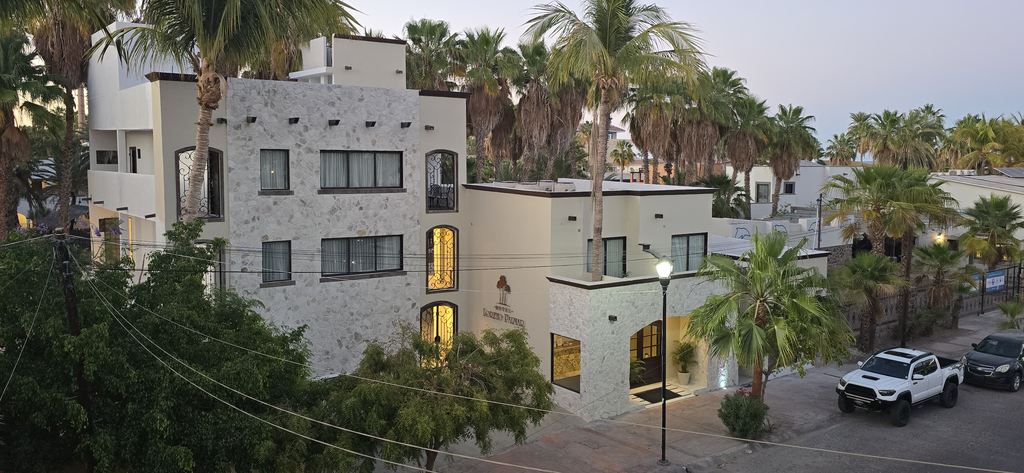 Exterior & Views