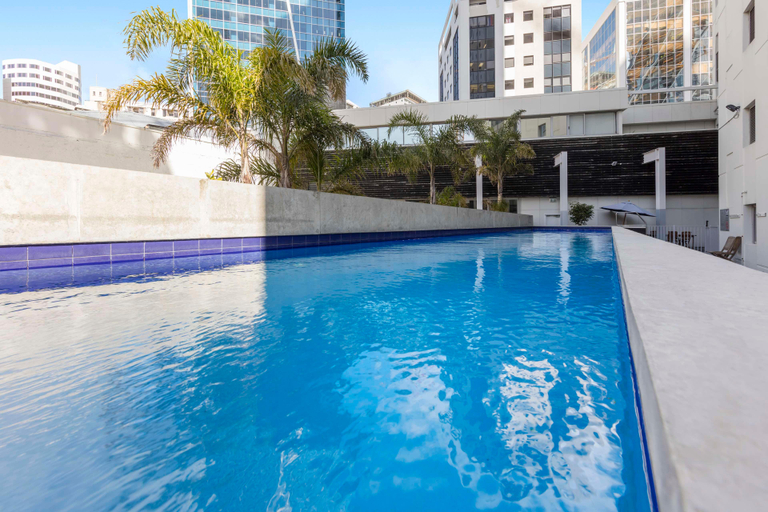 Sport & Beauty 5, Auckland Harbour Suites, Waitakere