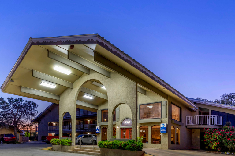Exterior & Views 2, Best Western Sunday House Inn, Kerr