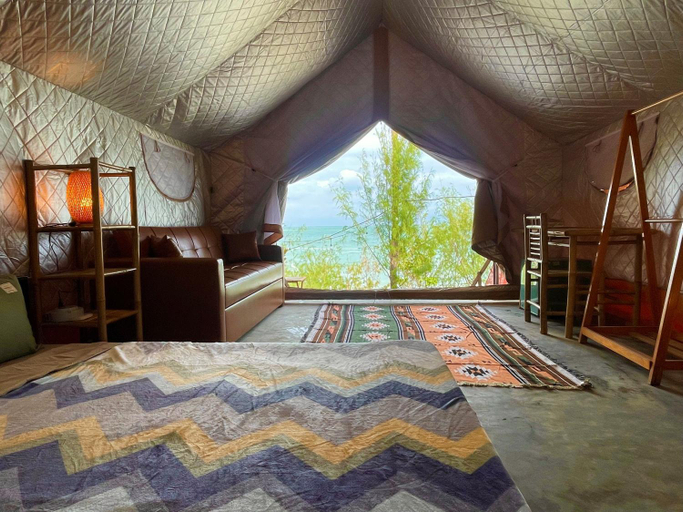 Bedroom 4, Life's A Beach, Sông Cầu