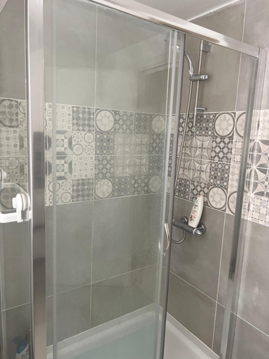 Others 5, Private room, London