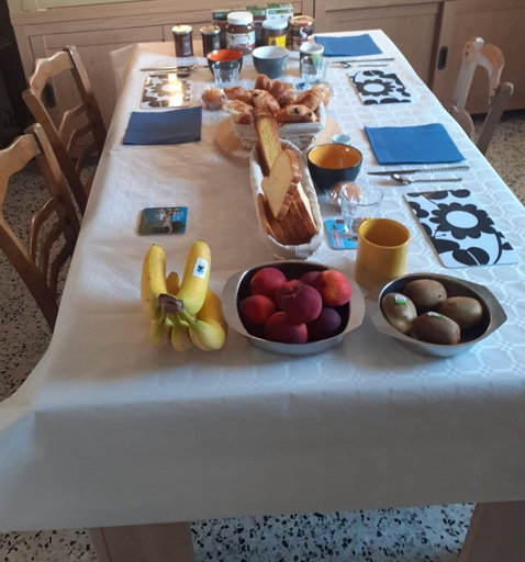 Breakfast meal 2, Chambre 02 Balcon, Aude