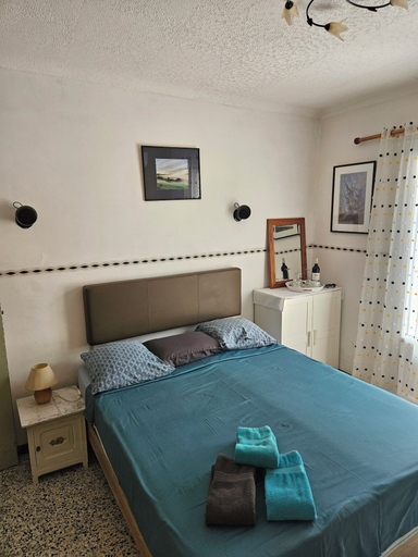 Room 4, Chambre 02 Balcon, Aude