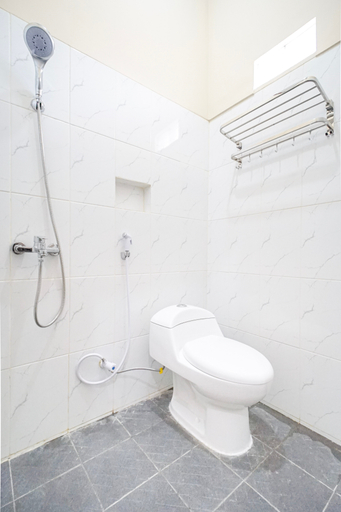 Bathroom 5, Omah Ati Guesthouse Syariah, Bantul