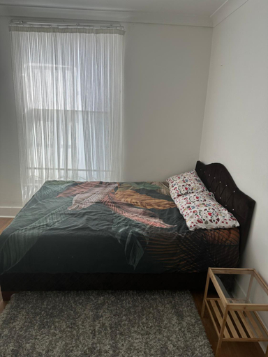 Others 3, Private room, London