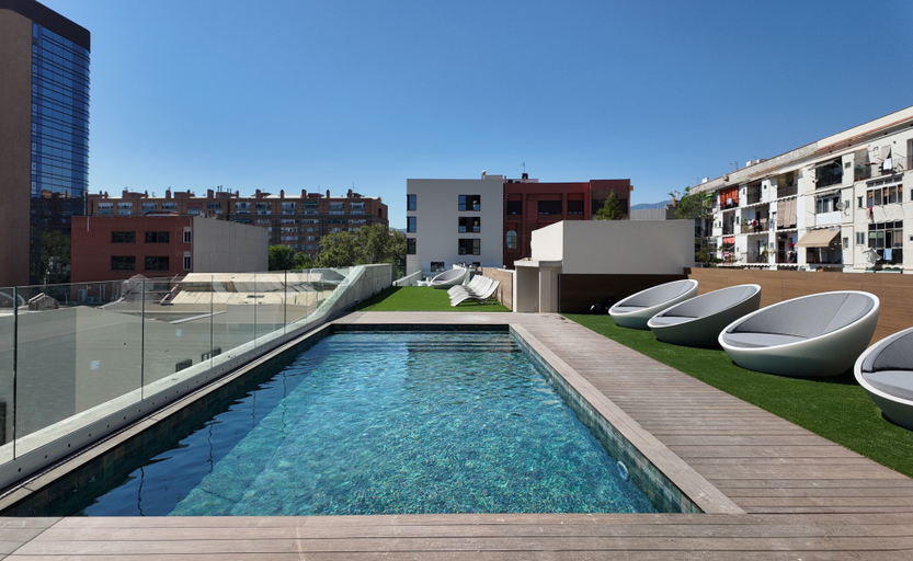 Pool, Blau Student Housing, Barcelona