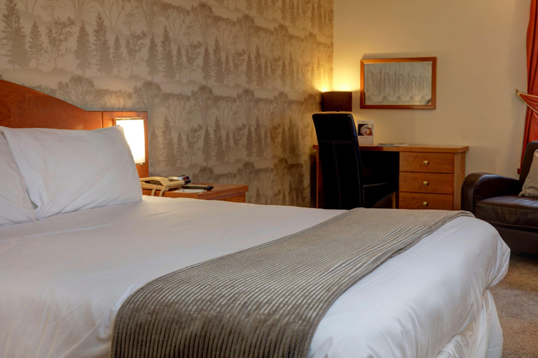 Bedroom 4, Hotel St Pierre, Sure Hotel Collection by Best Western, Wakefield
