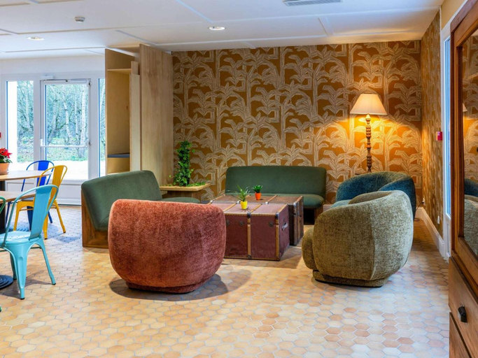 Public Area, greet Hotel Chatellerault, Vienne