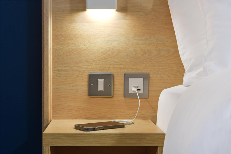 Bedroom 2, Travelodge Thame, Buckinghamshire