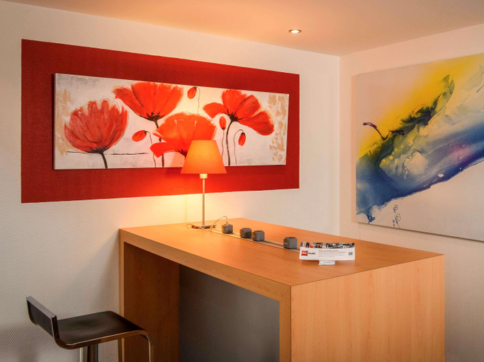 Public Area 2, ibis Saint-Lô La Chevalerie, Manche