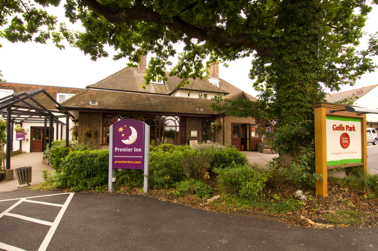 Exterior & Views, Premier Inn Gatwick Crawley - Goff's Park, West Sussex
