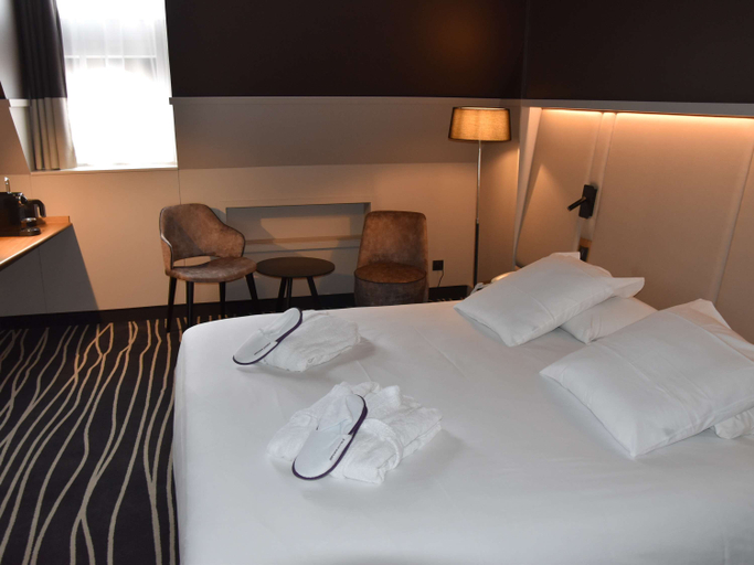 Bedroom 2, Mercure Colmar Centre Unterlinden Hotel, Haut-Rhin