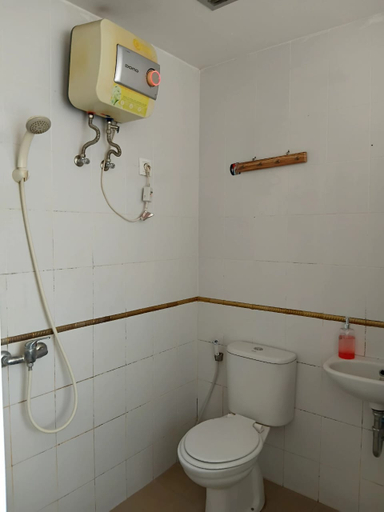 Bathroom 5, JSroom Management Apartment at Vivo, Sleman
