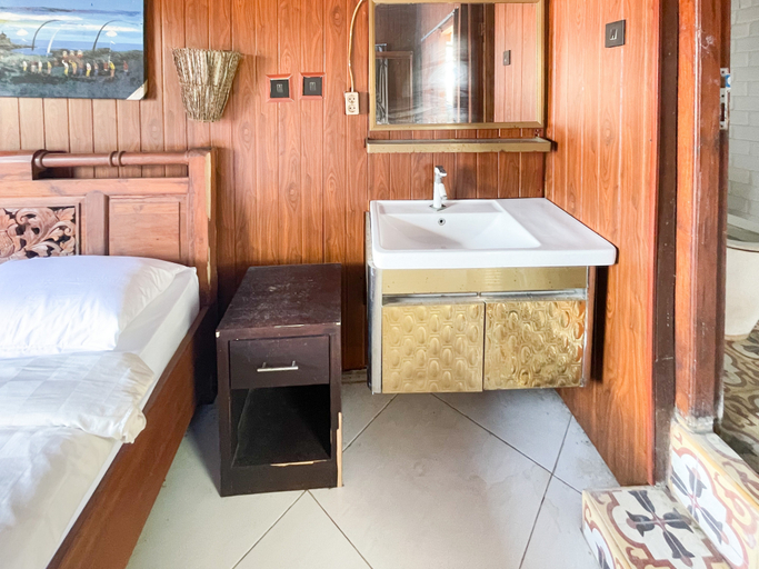 Bathroom 3, RedDoorz @ Villa Krisna Balangan Beach, Badung