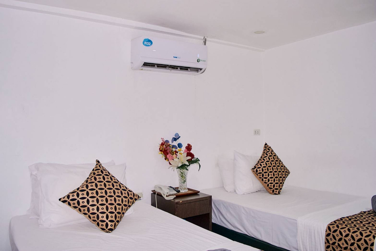 Bedroom 5, Papa Ji Hotel and Restaurant, Ratchathewi
