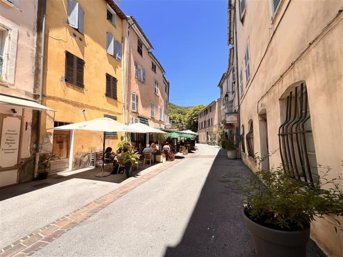 City view from property 4, Résidence Callas, Var