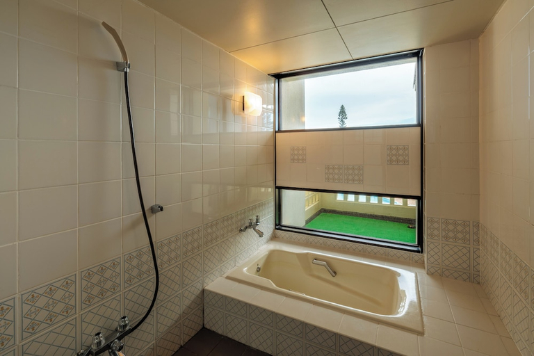 Bathroom 3, Coral Palms, Amami