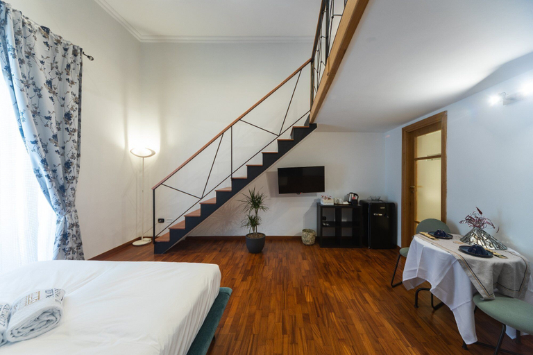 Bedroom 5, Palazzo il Convento Università, Napoli