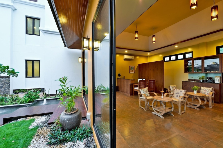 Food & Drinks 5, The Choice Hotel - Adults Only, Chom Thong