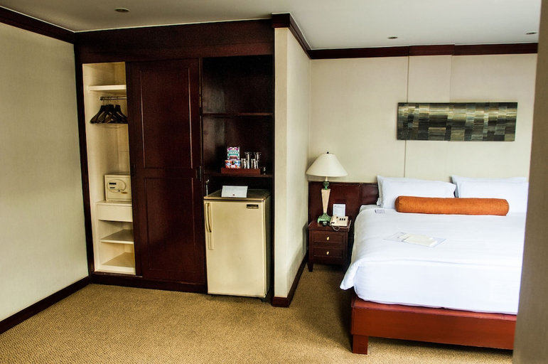 Others 3, City Lodge Bangkok, Khlong Toey
