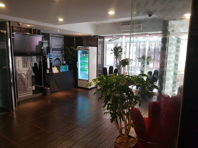 Public Area 2, Inus Motel, Gandong
