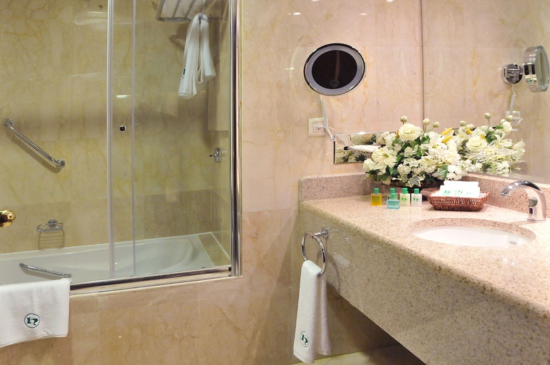 Bathroom, Habitat Hotel All Suites Al Khobar, Al Khobar