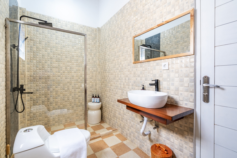 Bathroom 5, Rumah Kodel 3, Badung