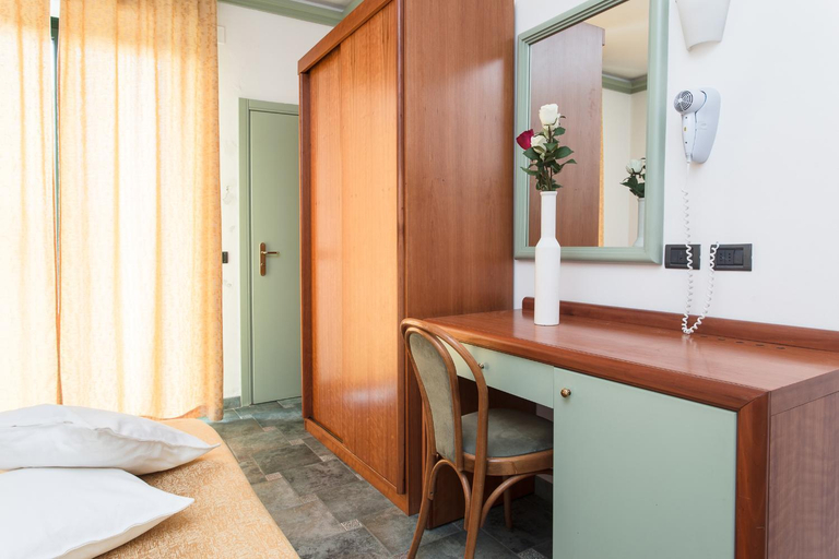 Others 5, Hotel Zeus, Forli' - Cesena