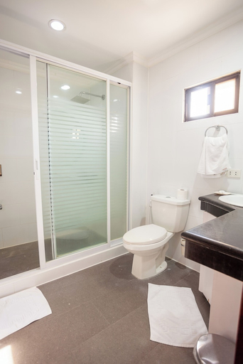 Bathroom 4, Hotel Royal Amsterdam, Mabalacat