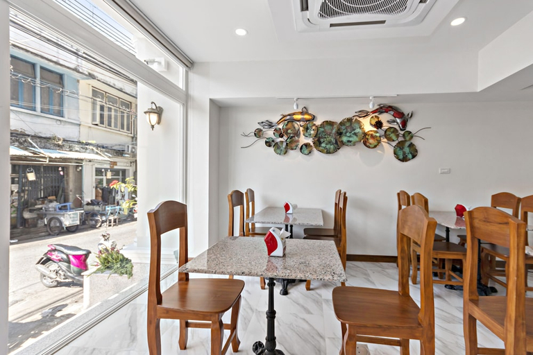 Food & Drinks 4, Royale 8 Ville, Phra Nakhon