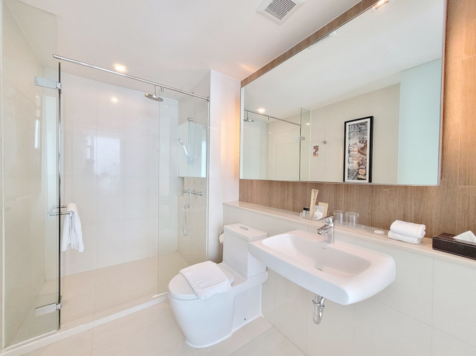 Bathroom, On8 Sukhumvit Nana Bangkok, Khlong Toey