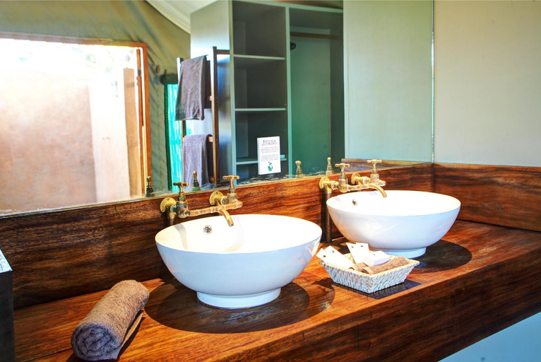 Bathroom 4, Fathala Wildlife Reserve, Foundiougne