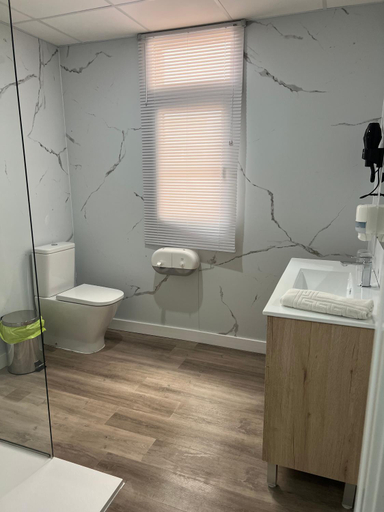 Bathroom 4, Hotel Cervantes, Jaén