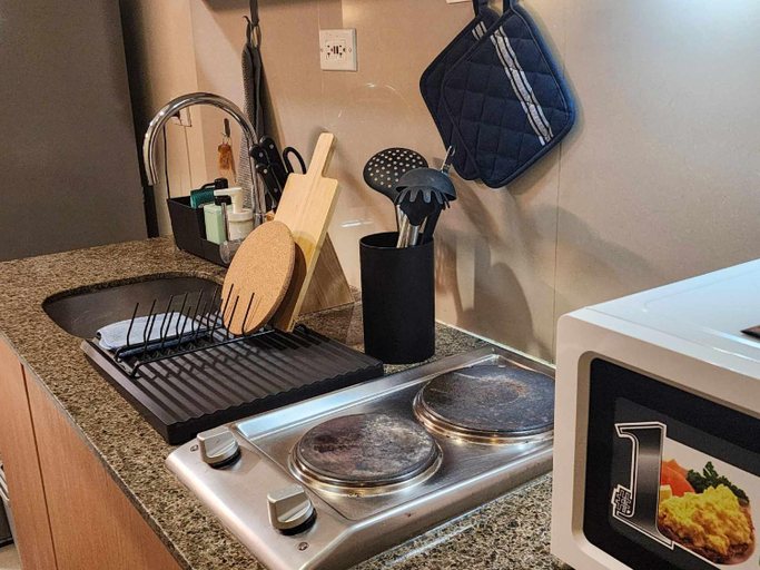 Others 3, Modern Comforts 1BR Urban Getaway in BGC, Taguig