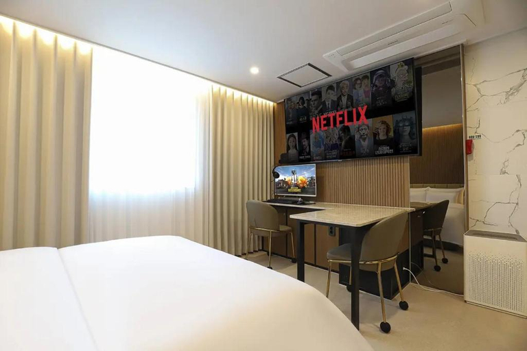Bedroom 4, Cheongju Rosy Hotel, Cheongju