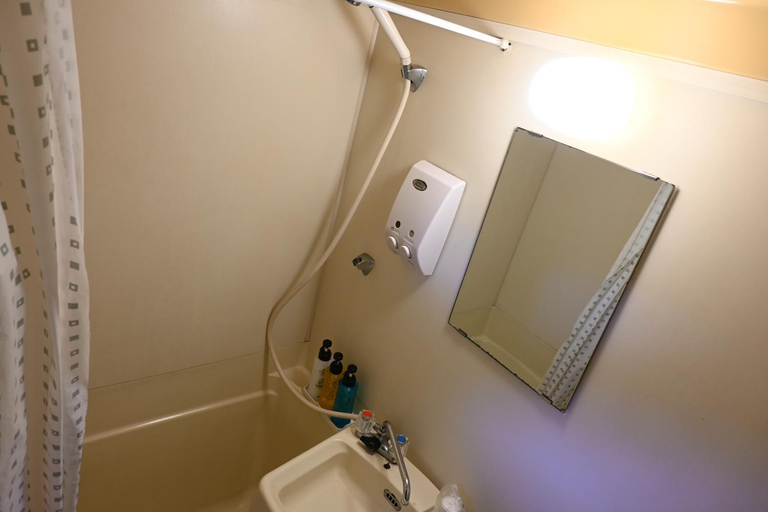 Shower 5, ホテル トーダイ 別館, Mihara