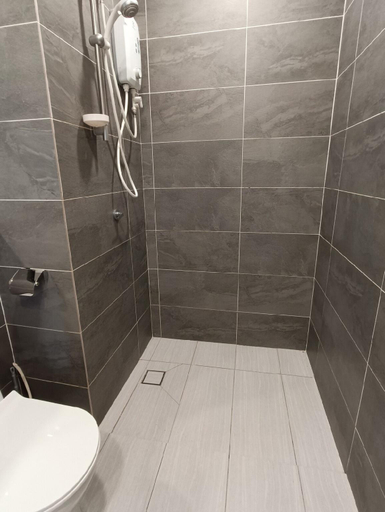 Bathroom 2, Cozy Staycation @Bell Suites KLIA, Sepang