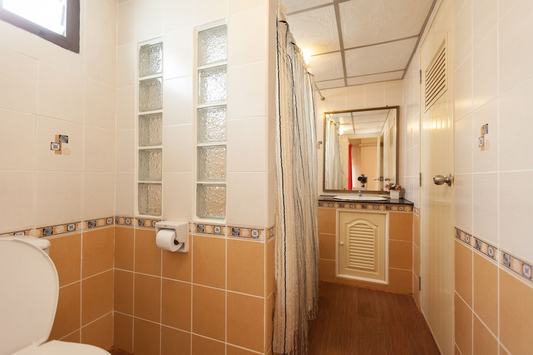 Bathroom 3, Vabua Asotel Bangkok, Bang Kapi