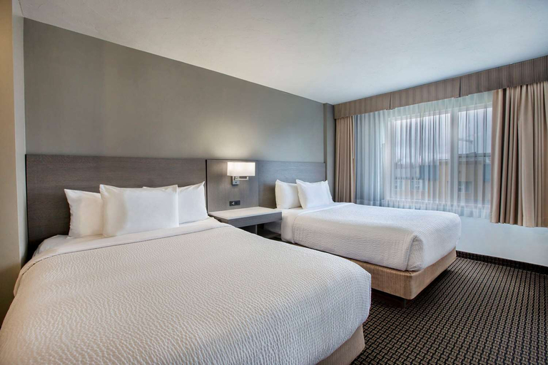 Bedroom 3, Days Inn & Suites by Wyndham Moncton, Westmorland