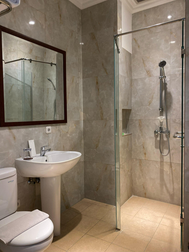 Bathroom 5, Hotel Sico, Central Jakarta